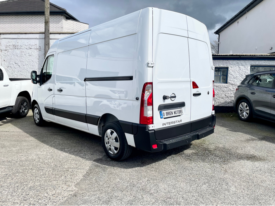 2023 Nissan Interstar - image 25