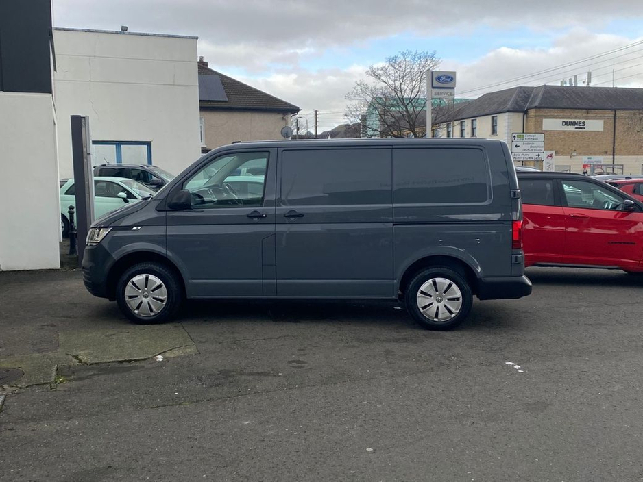 2023 Volkswagen Transporter - image 10