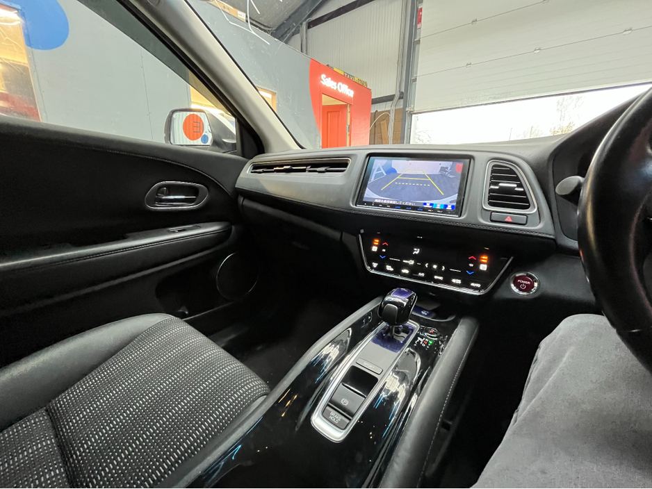 2017 Honda Vezel - image 17