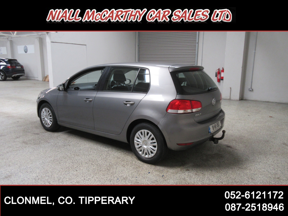 2010 Volkswagen Golf - image 8