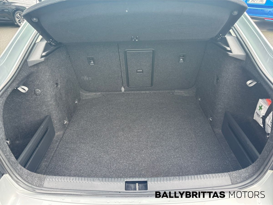 2019 Skoda Octavia - image 9