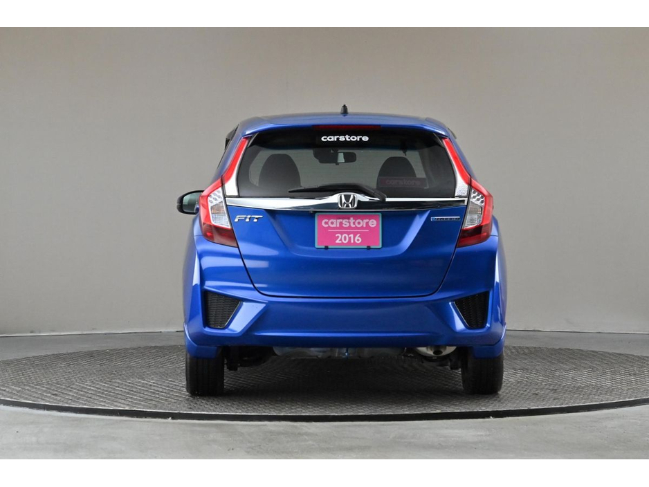 2016 Honda Fit - image 7