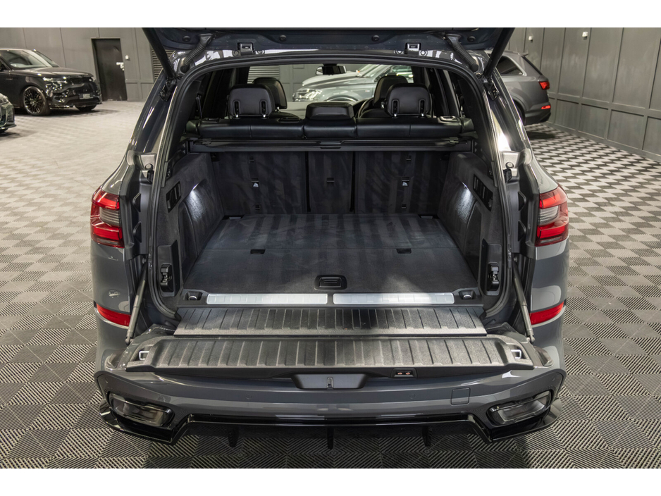 2021 BMW X5 - image 13