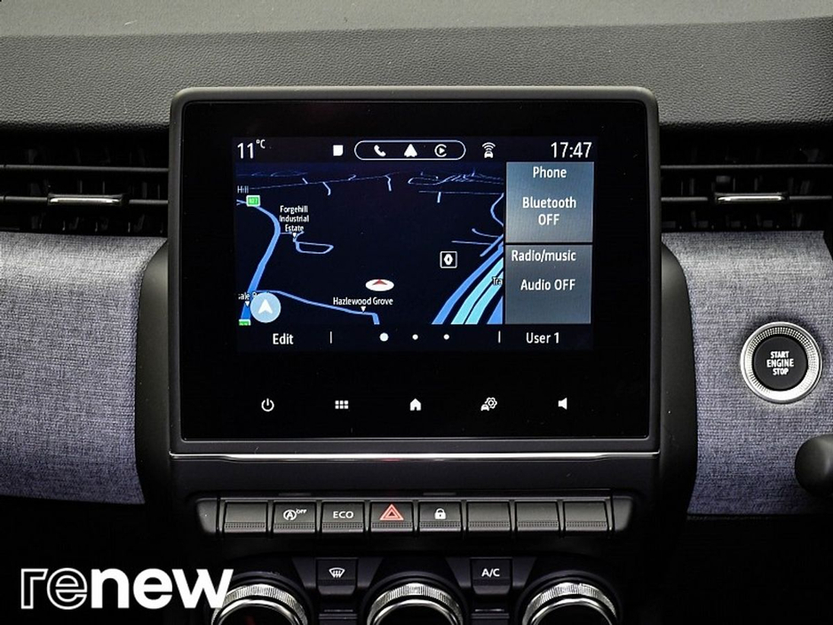 2025 Renault Clio - image 23