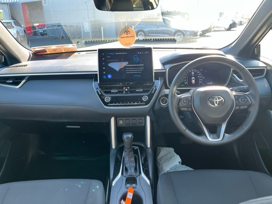 2024 Toyota Corolla Cross - image 8