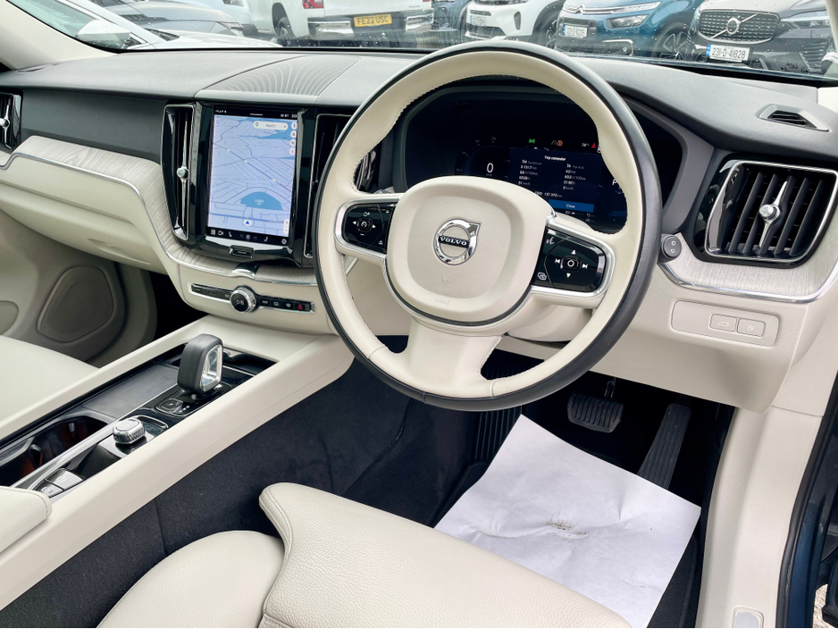 2023 Volvo XC60 - image 17