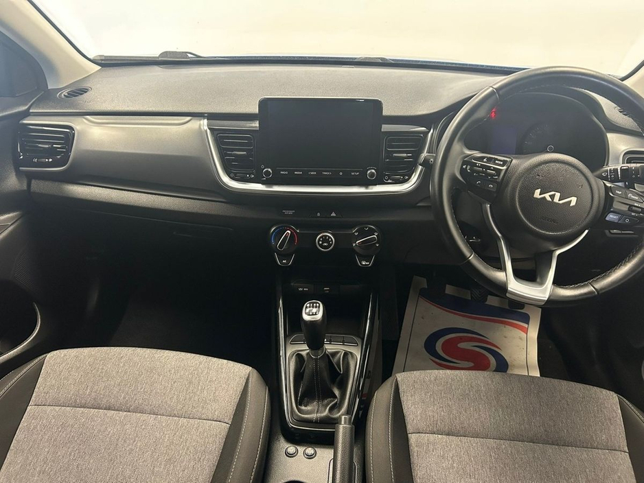 2022 Kia Stonic - image 6