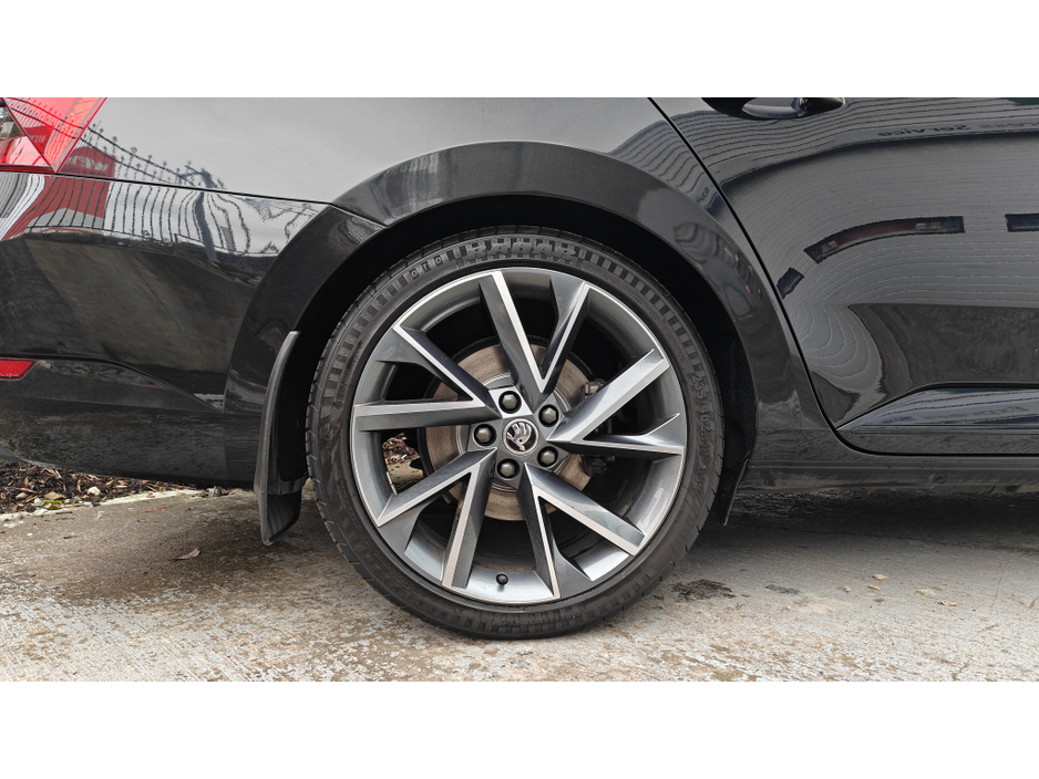 2024 Skoda Superb - image 15