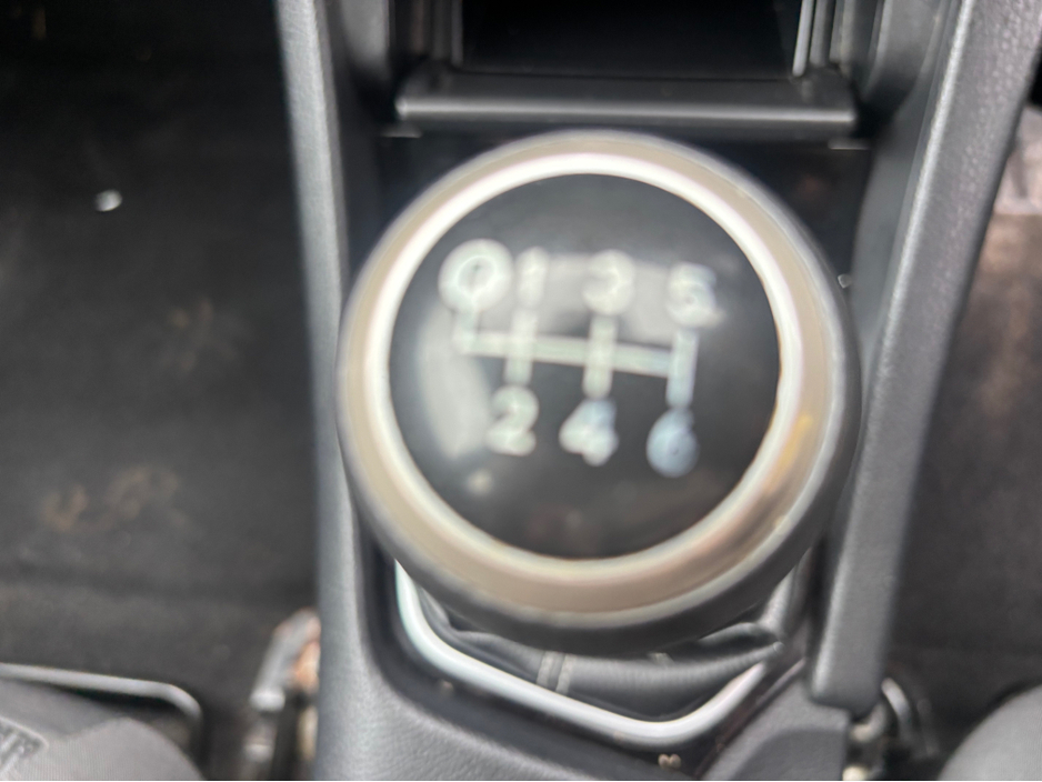 2018 Toyota Corolla - image 13