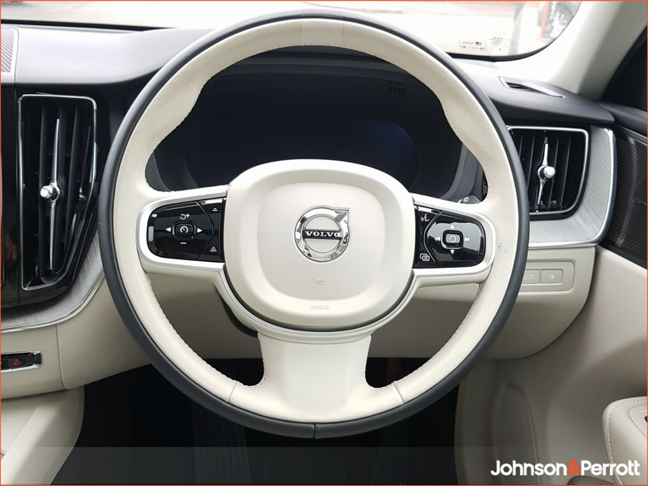 2025 Volvo XC60 T6 350 bhp AWD PHEV Plus Bright (Three Year Volvo Selekt Warranty + Two Year Volvo Service Plan) €67,900