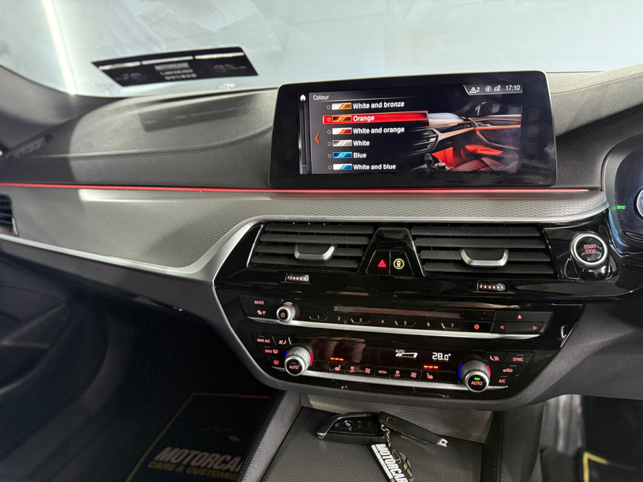 2017 BMW 5 Series - image 32