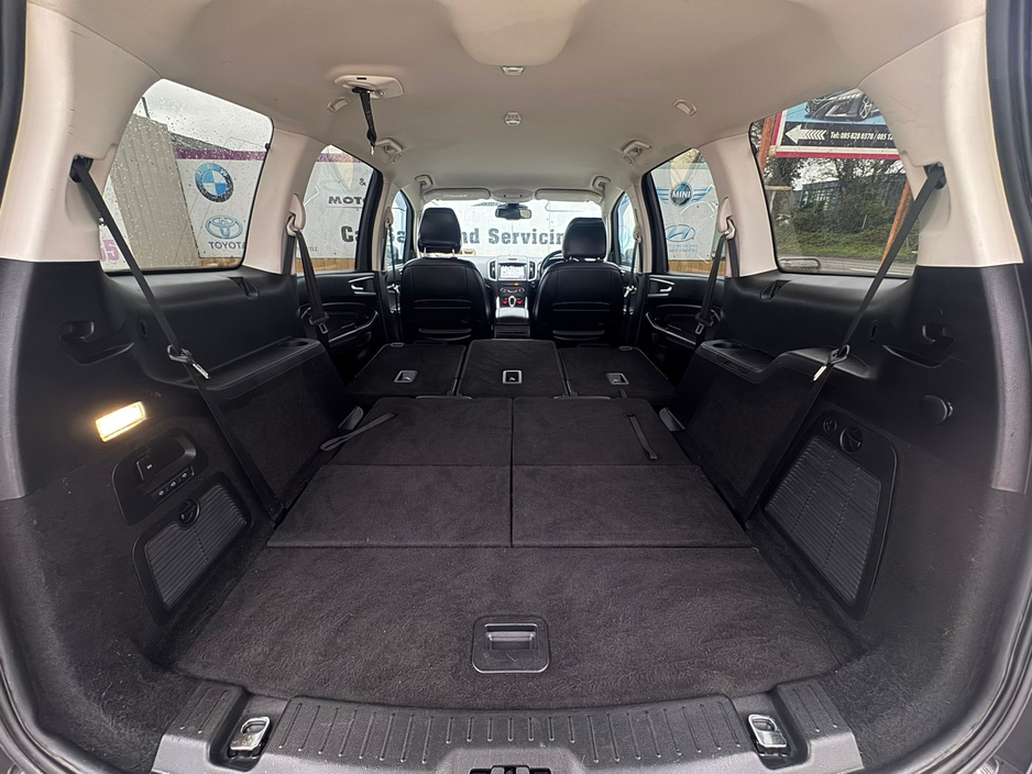 2017 Ford Galaxy - image 26