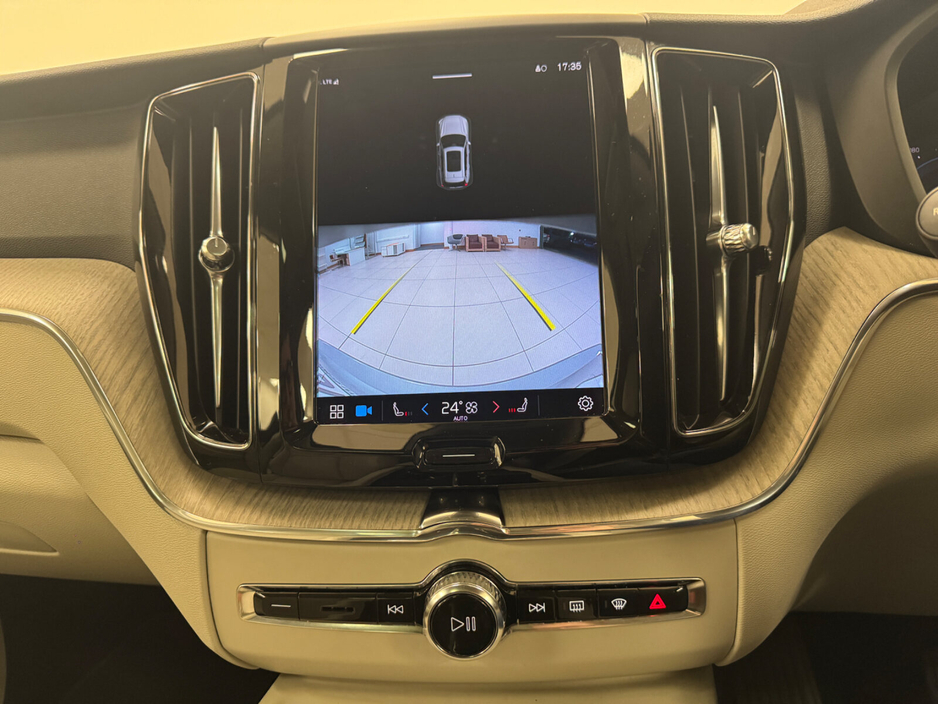 2023 Volvo XC60 T6 Recharge PHEV 350hp AT8 Core €53,500