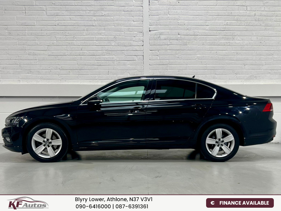 2020 Volkswagen Passat - image 4