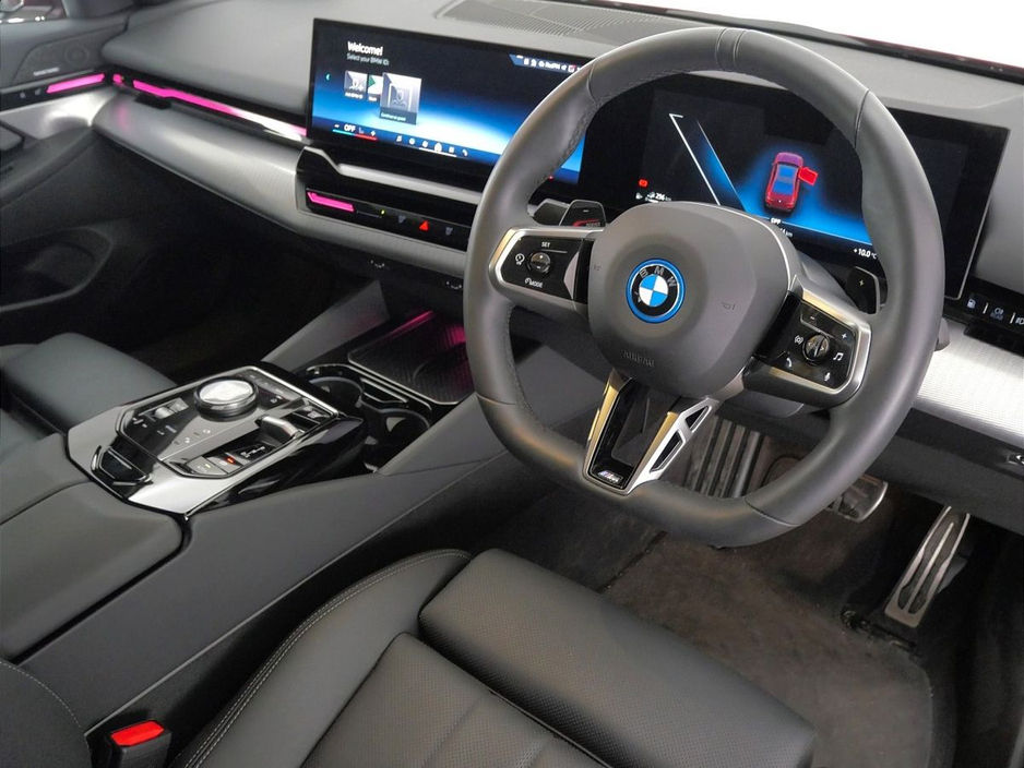 2024 BMW 5 Series - image 6