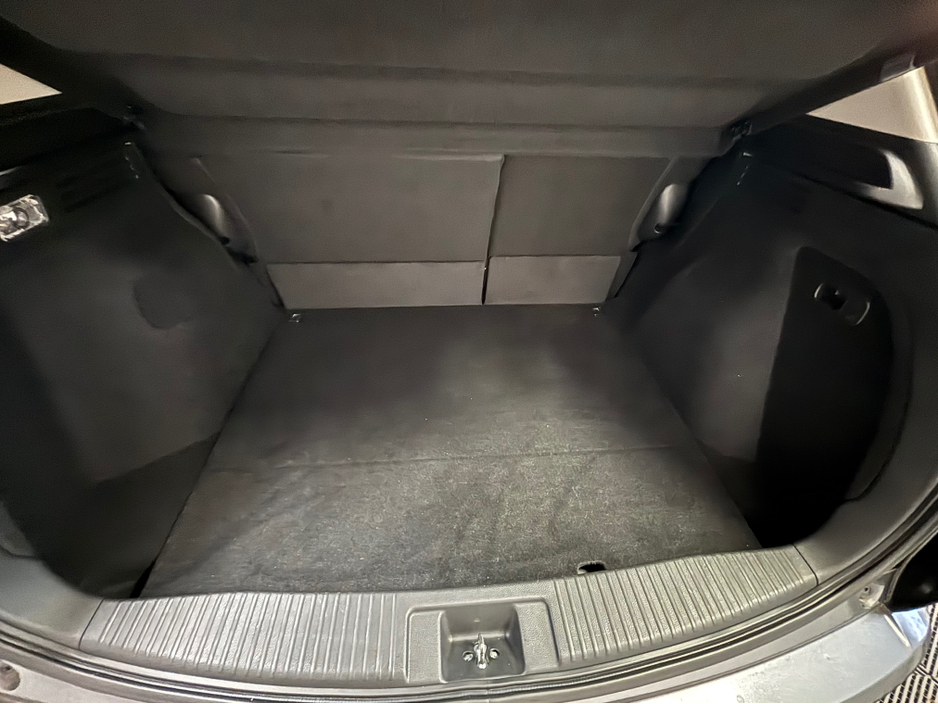 2017 Honda Vezel - image 11