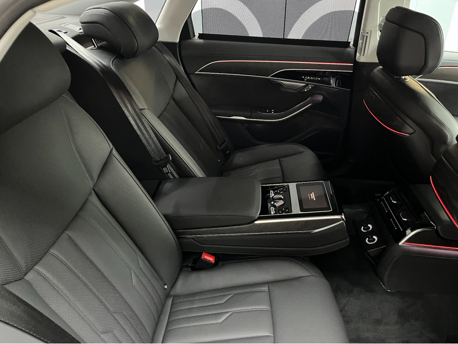 2024 Audi A8 - image 18