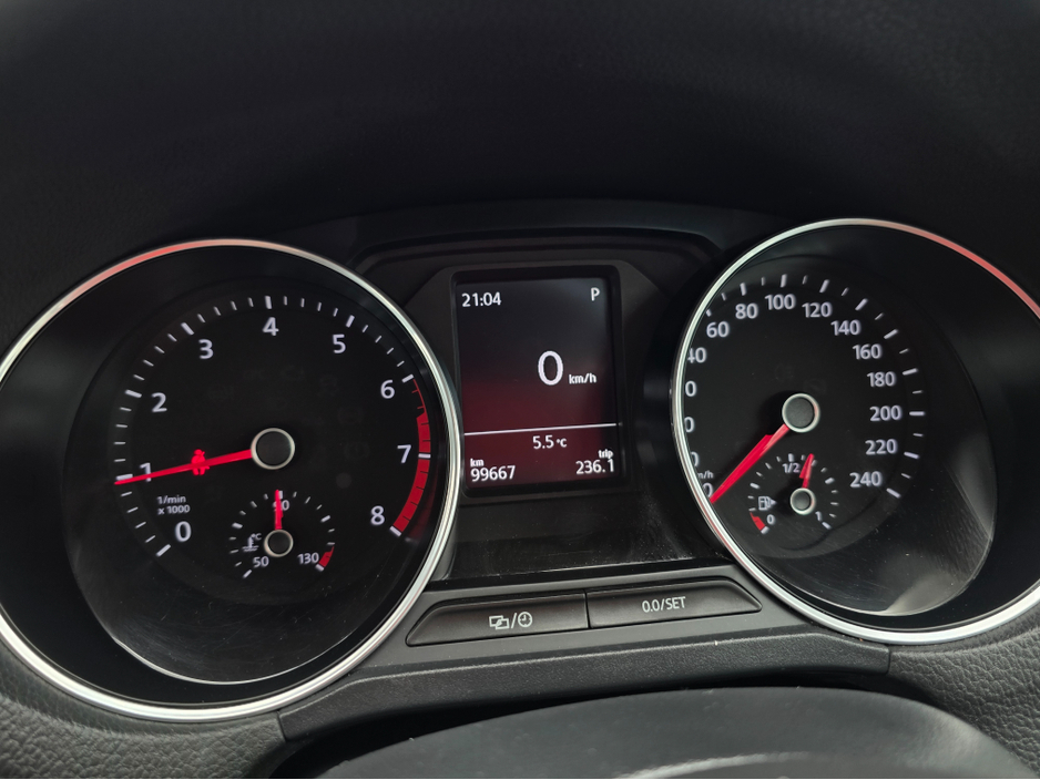 2016 Volkswagen Polo - image 13