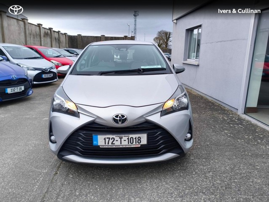 2017 Toyota Yaris - image 4