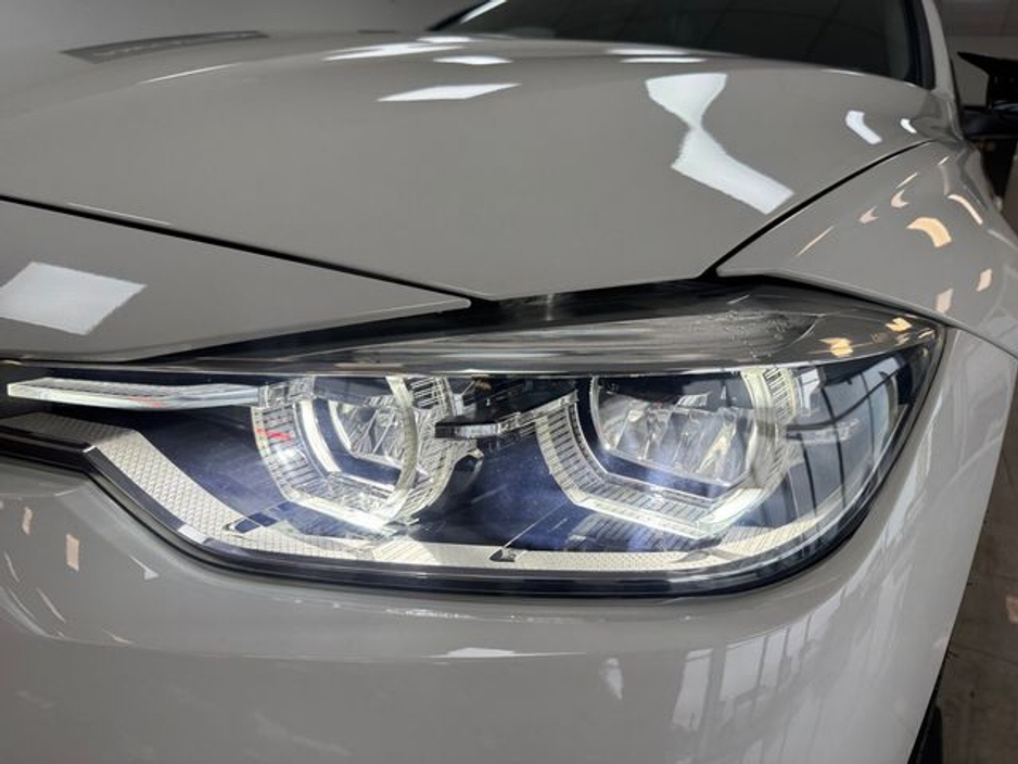 2015 BMW 3 Series - image 20