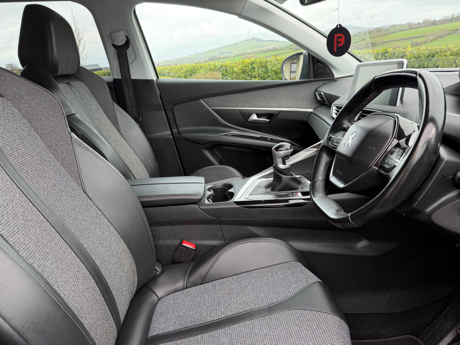 2019 Peugeot 3008 - image 12