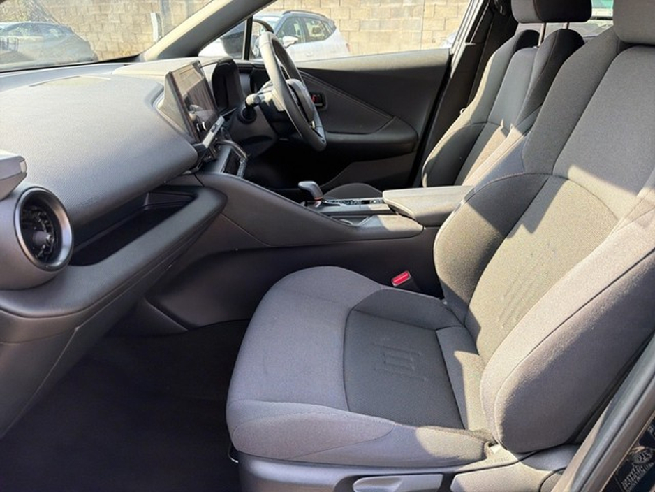 2024 Toyota C-HR - image 6