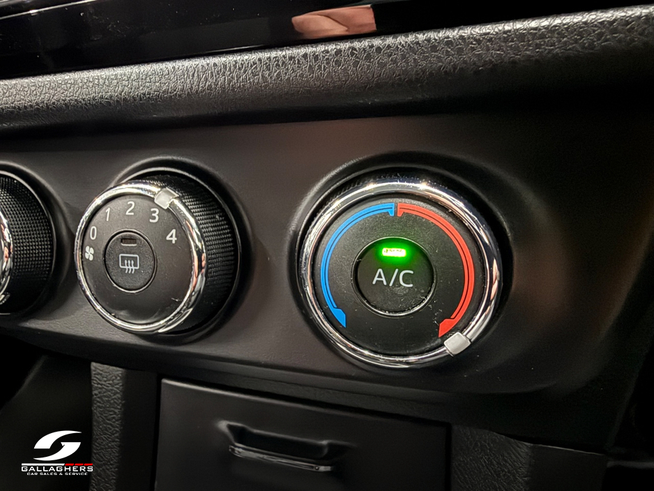 2015 Toyota Corolla - image 11