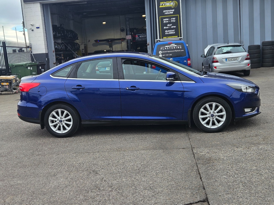 2016 Ford Focus - image 2