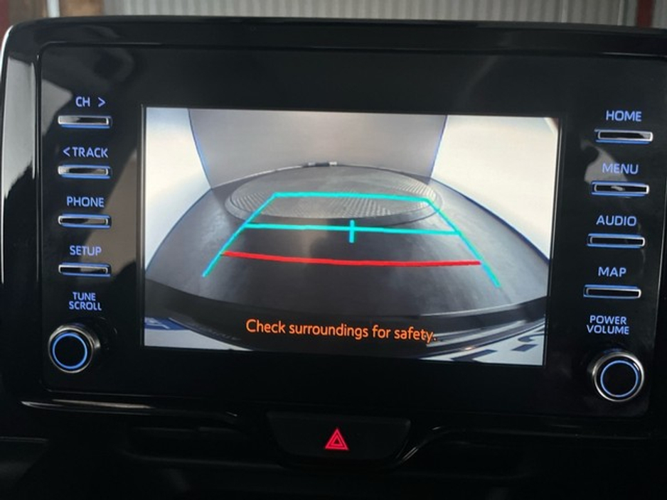 2023 Toyota Yaris HYBRID LUNA €24,450