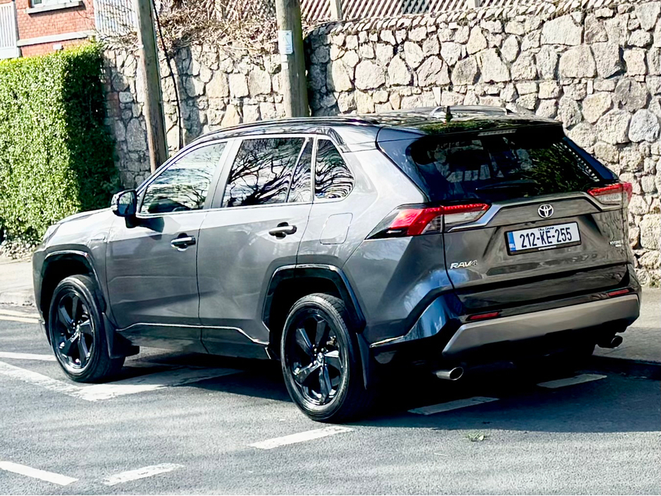 2021 Toyota Rav4 - image 5