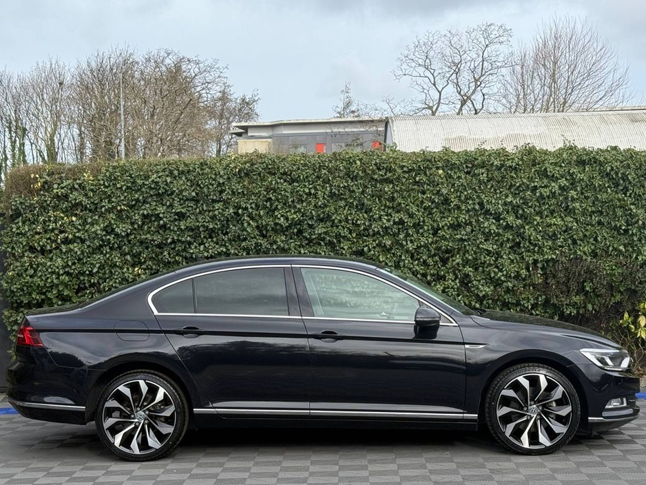 2018 Volkswagen Passat - image 2