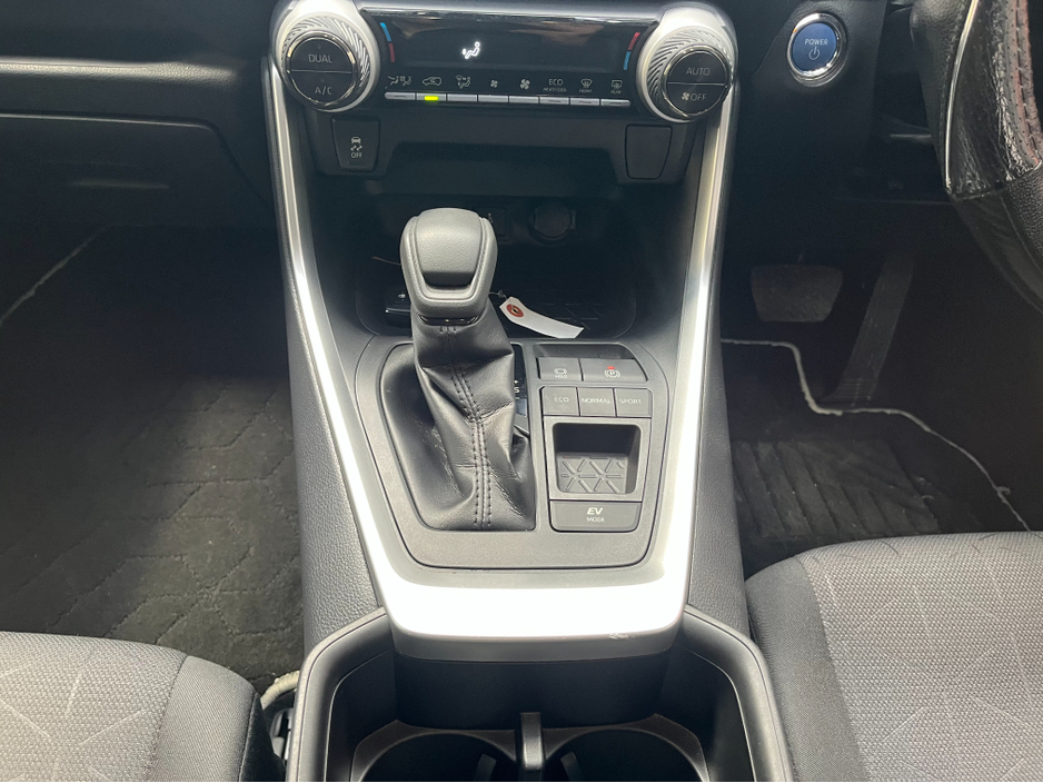 2022 Toyota Rav4 - image 17