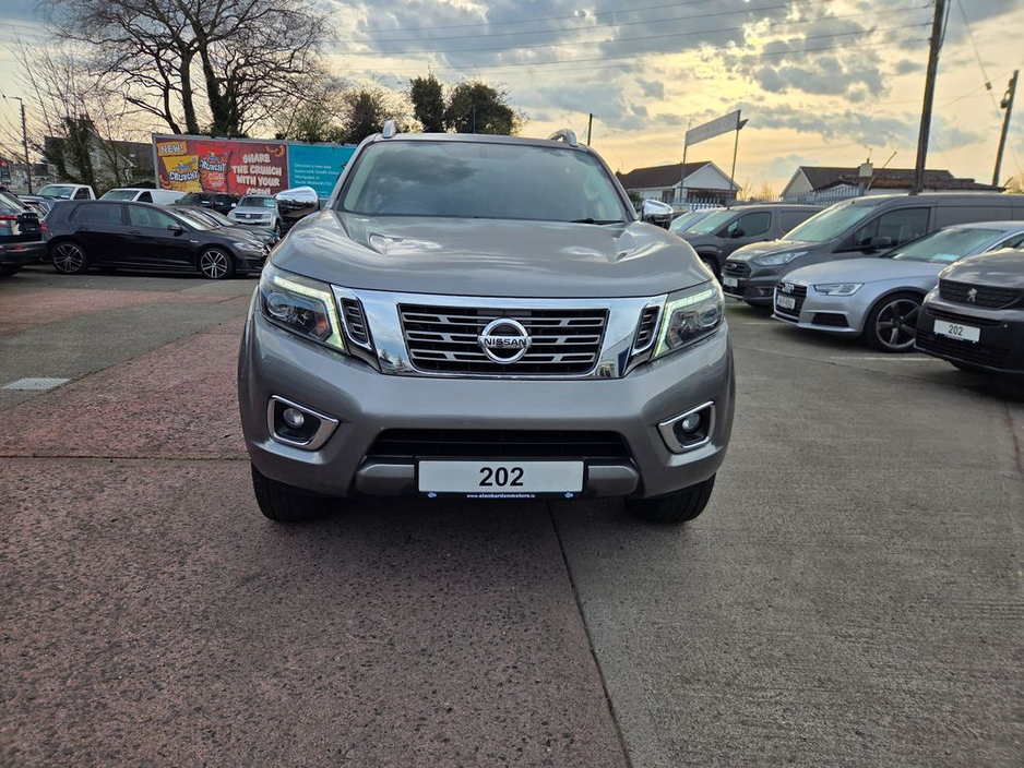 2020 Nissan Navara - image 2