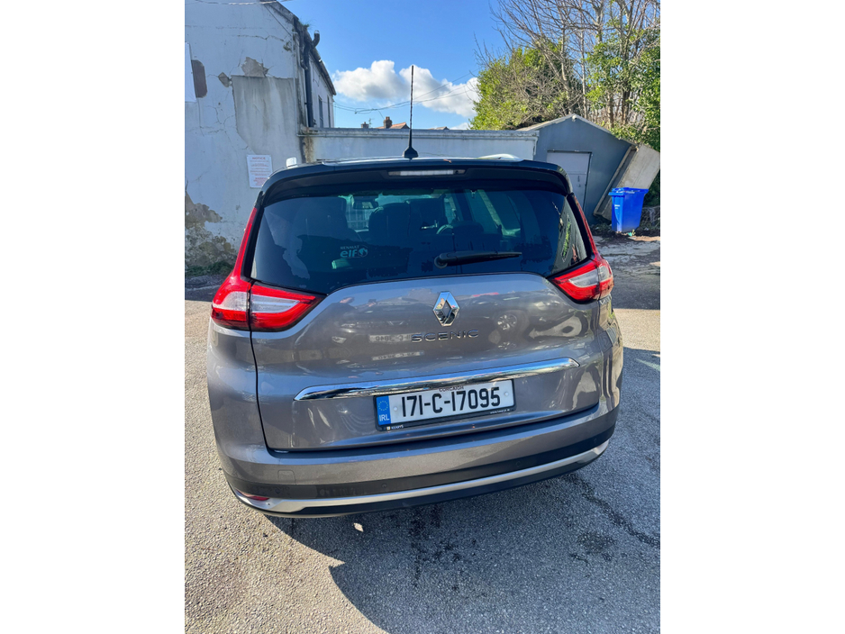 2017 Renault Grand Scenic - image 8