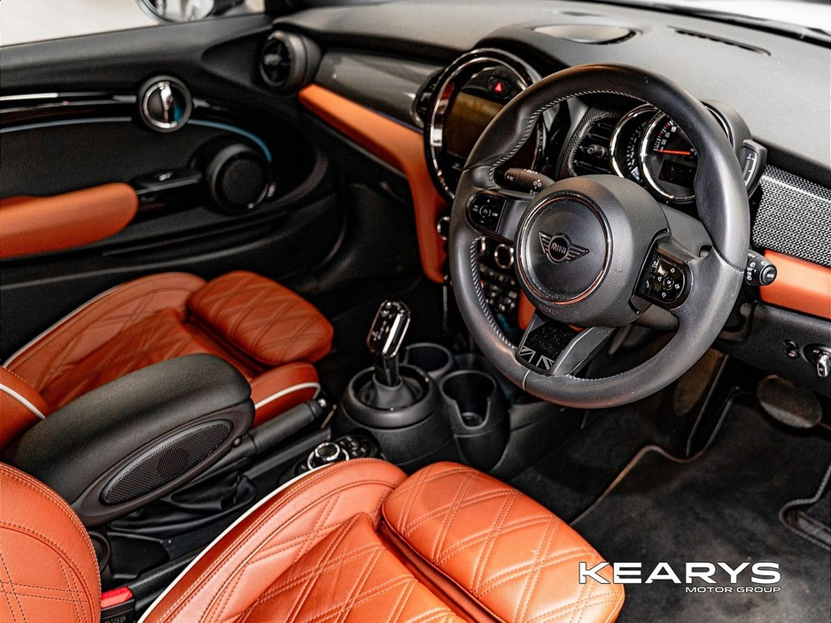 2023 MINI Hatch - image 17