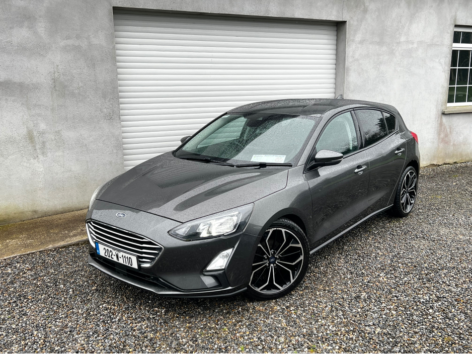 2020 Ford Focus - image 3