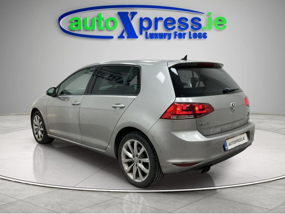 2016 Volkswagen Golf - image 11