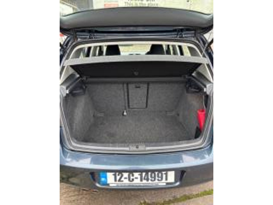 2012 Volkswagen Golf - image 4