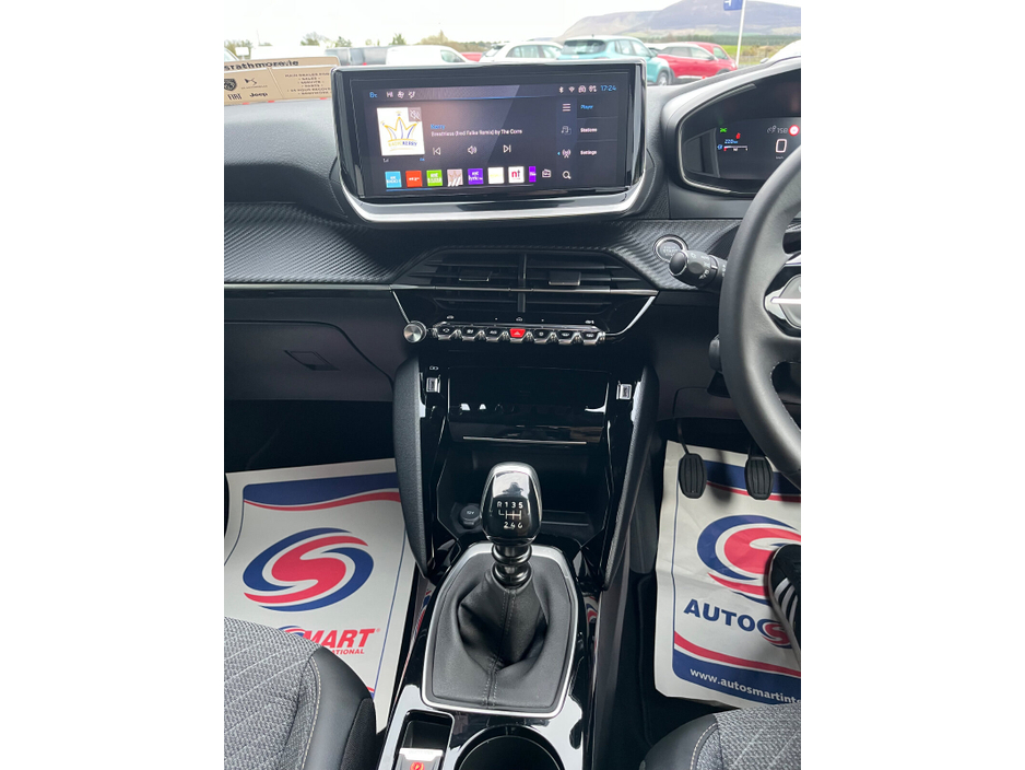 2025 Peugeot 2008 - image 11