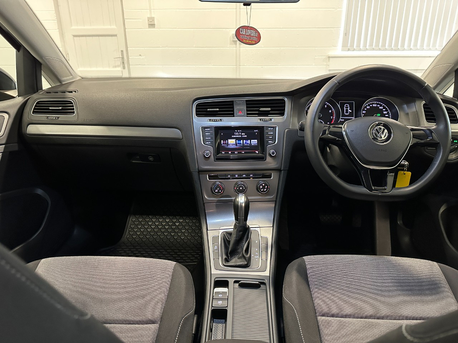 2014 Volkswagen Golf - image 30