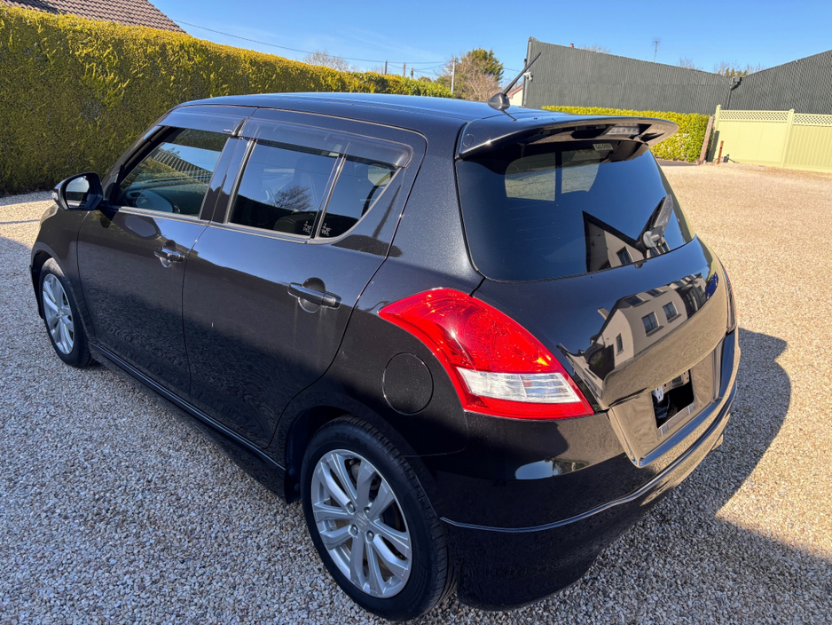 2015 Suzuki Swift - image 6