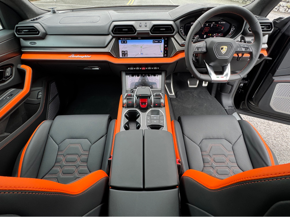 2025 Lamborghini Urus - image 20