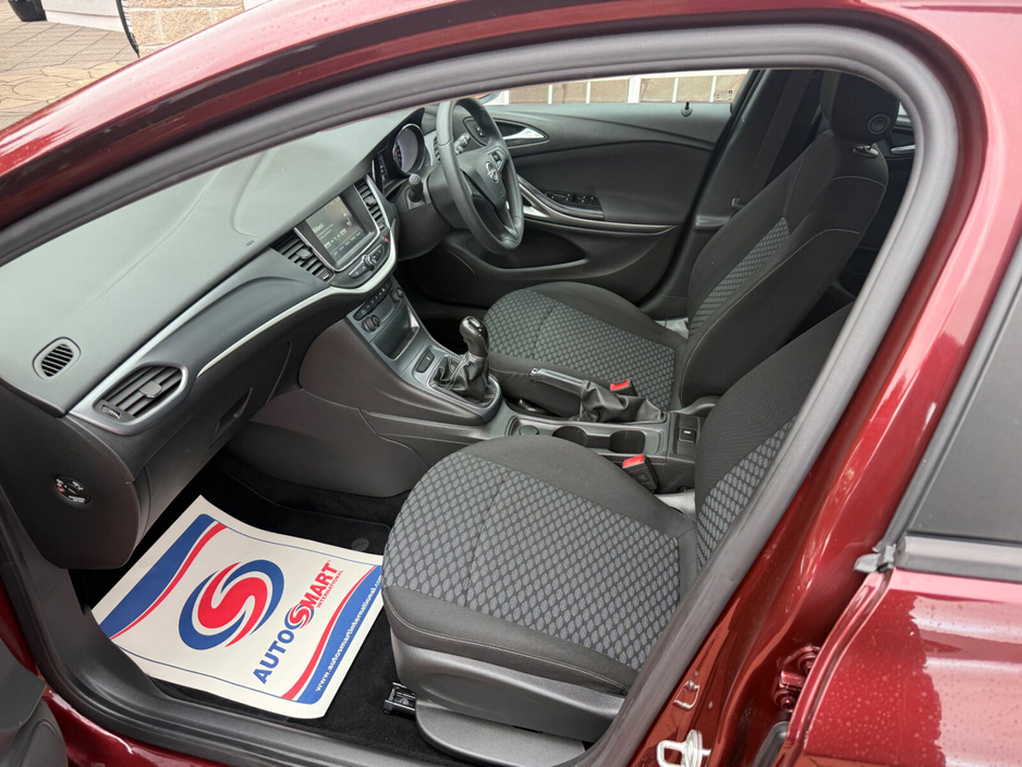 2018 Opel Astra - image 21