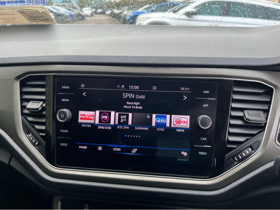 2021 Volkswagen T-Roc - image 18