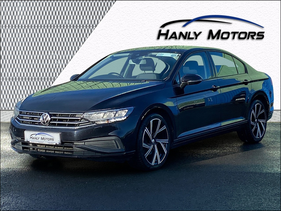 2020 Volkswagen Passat - image 3