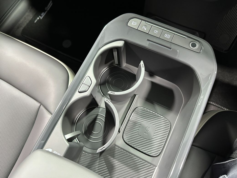 2026 Kia EV5 - image 24