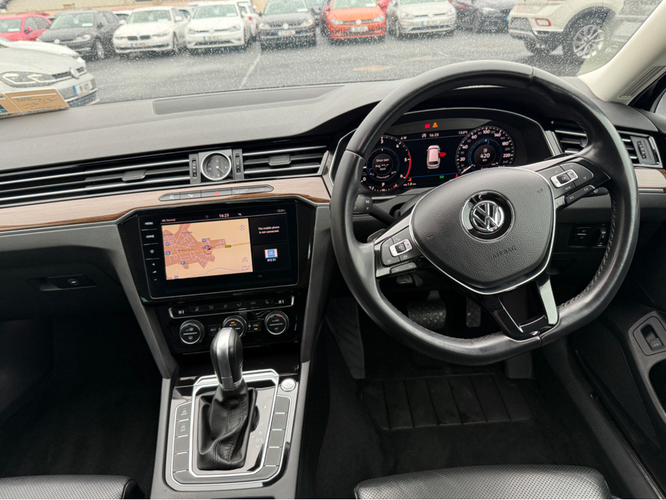 2020 Volkswagen Passat - image 13