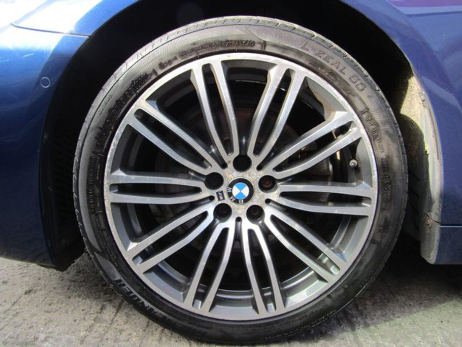 2018 BMW 5 Series - image 46