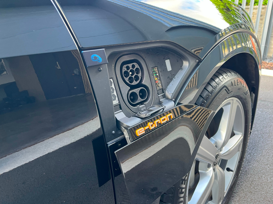 2023 Audi e-tron - image 35