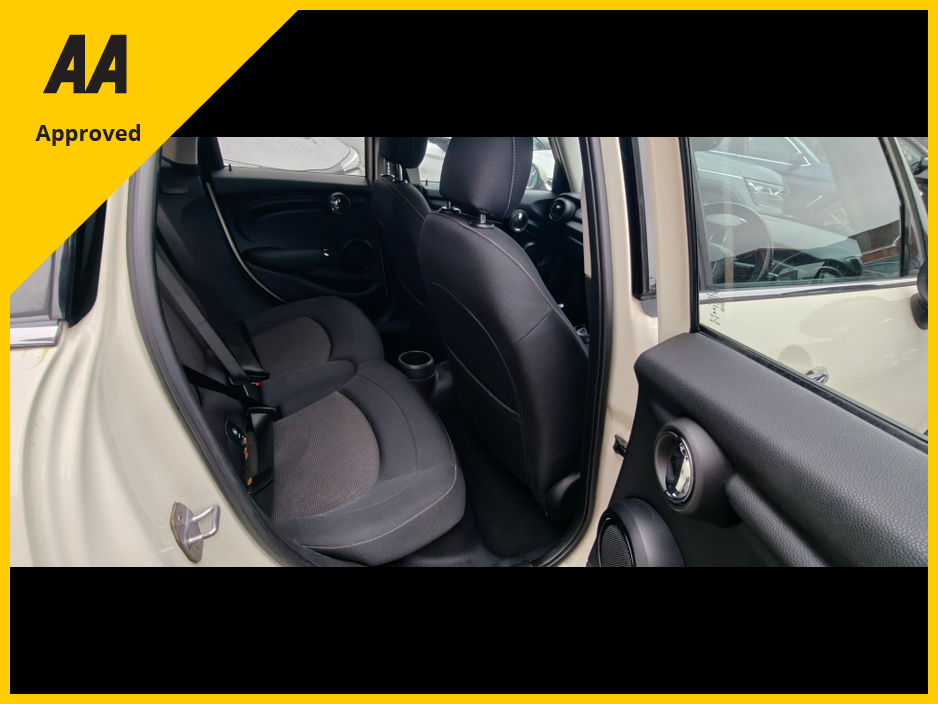 2016 MINI Hatch 2016 1.5 Petrol 5DR COOPER €10,950